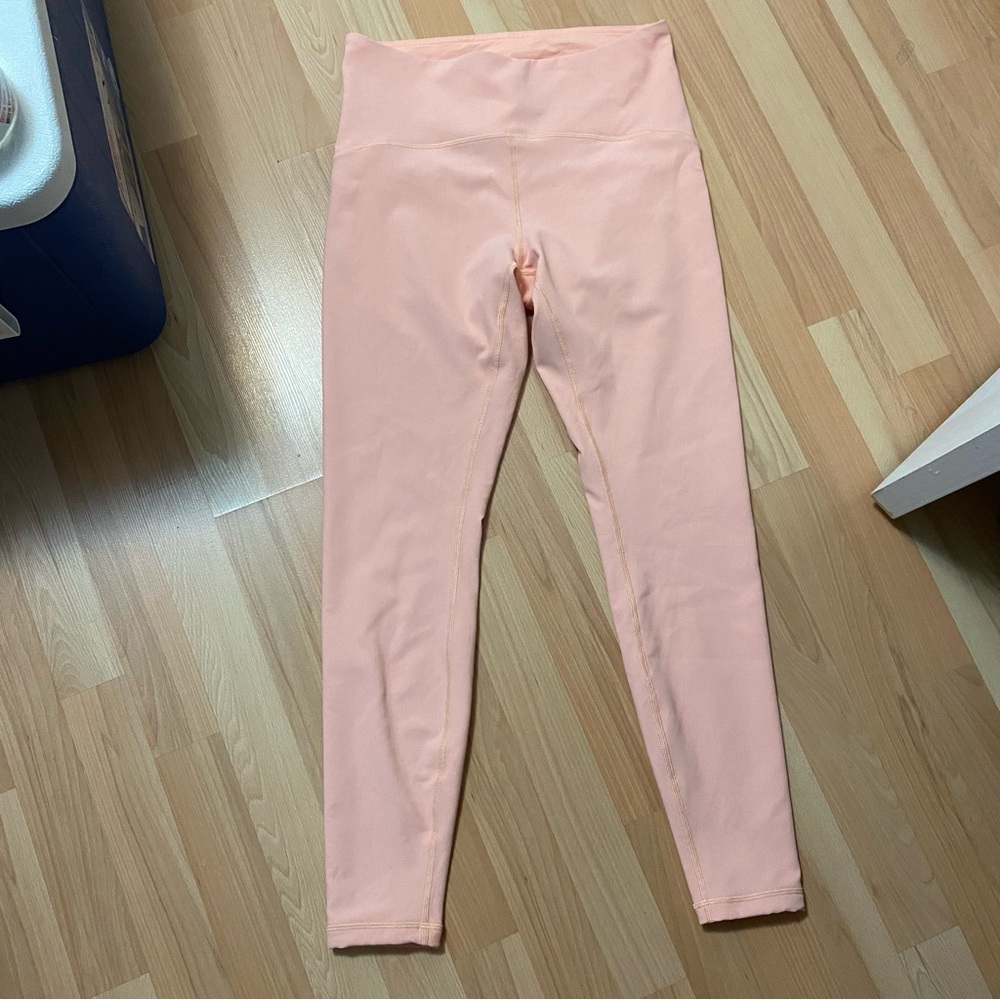 2021 Lululemon Ribbed Contoured High-Rise Tight 28" Sz 10
Malibu Peach